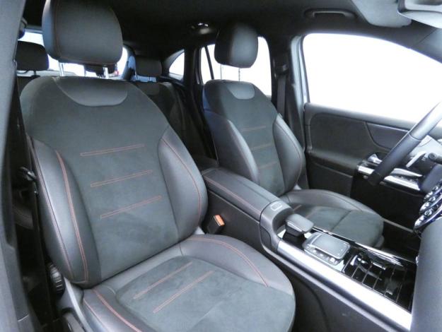 MERCEDES-BENZ GLA 200 d AMG Line  
