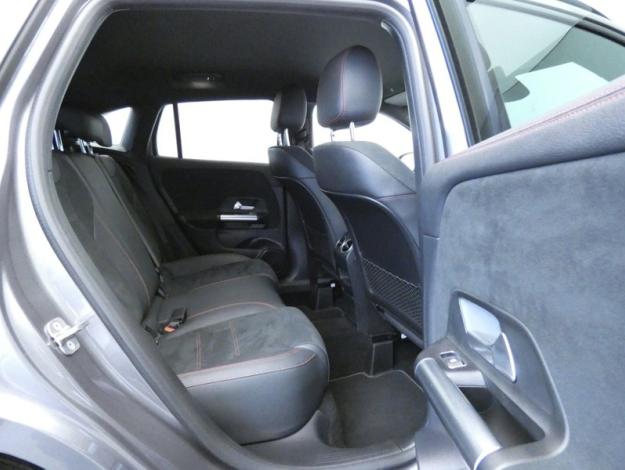 MERCEDES-BENZ GLA 200 d AMG Line  