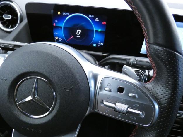MERCEDES-BENZ GLA 200 d AMG Line  