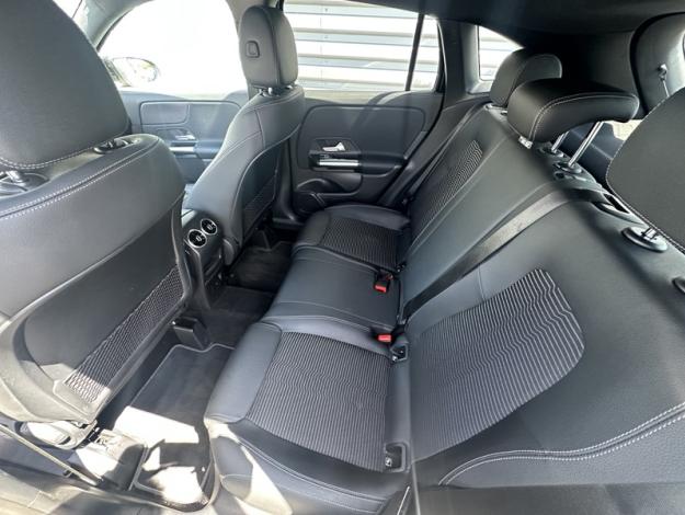 MERCEDES-BENZ GLA 200 Progressive Line  