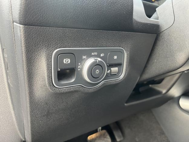 MERCEDES-BENZ GLB 200 Business Line Pack Progressive 
