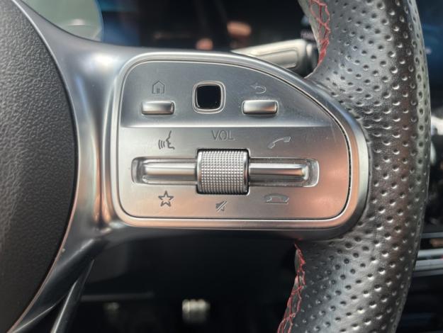 MERCEDES-BENZ GLA 200 d AMG Line  