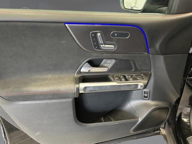 MERCEDES-BENZ GLB 200 d AMG Line  7 places