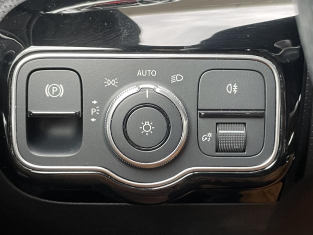 MERCEDES-BENZ Classe A 180 d 116ch AMG Line 8G-DCT  