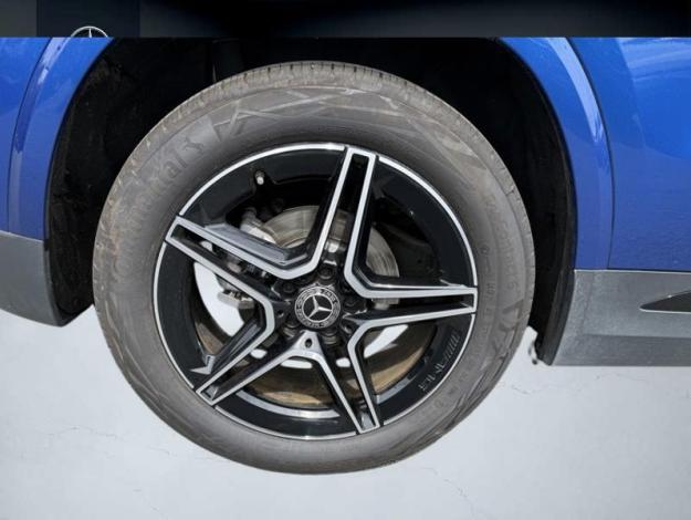 MERCEDES-BENZ GLA 180 AMG Line  