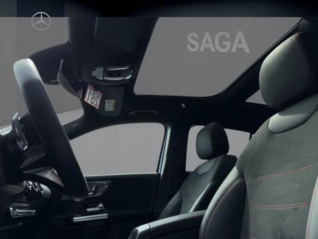 MERCEDES-BENZ GLA 180 AMG Line  
