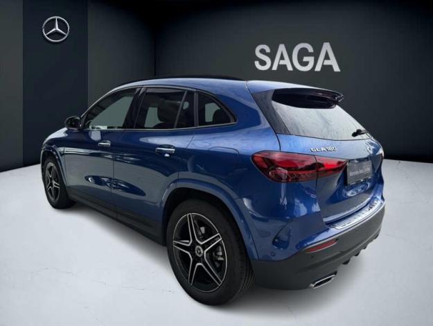 MERCEDES-BENZ GLA 180 AMG Line  