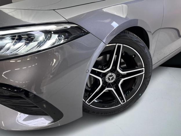 MERCEDES-BENZ Classe A 180 AMG Line  