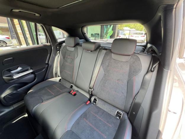 MERCEDES-BENZ GLA 180 Star Edition - SAGA Huy (+32 85 23 69 00) 