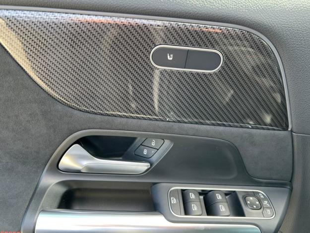 MERCEDES-BENZ GLA 180 Star Edition - SAGA Huy (+32 85 23 69 00) 