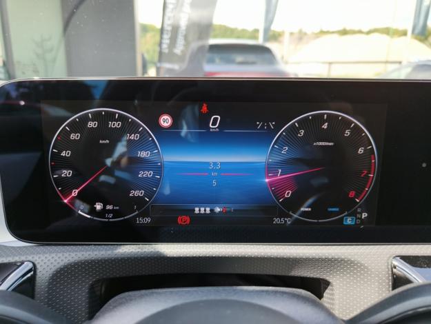 MERCEDES-BENZ CLA 180 Star Edition - Saga Huy  