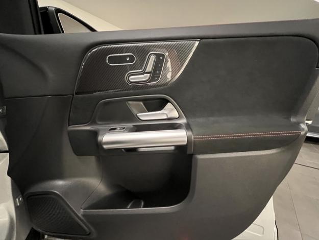MERCEDES-BENZ GLA 200 AMG Line  GLA 200 AMG Line