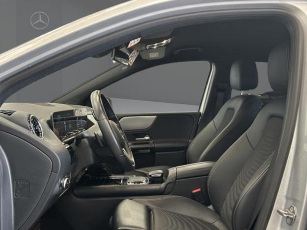 MERCEDES-BENZ B-Klasse B 180 Launch Edition