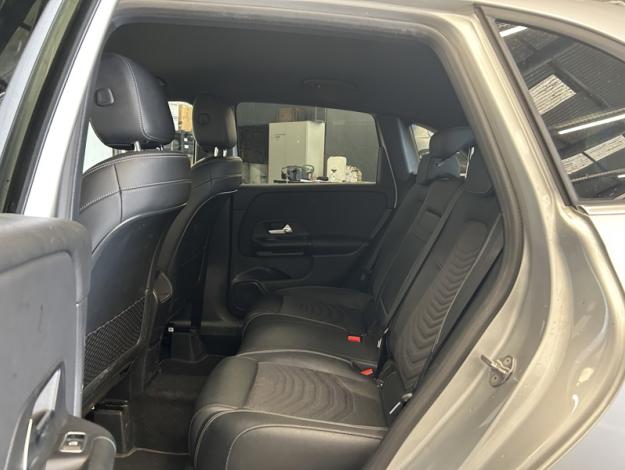 MERCEDES-BENZ B-Klasse B 180 Launch Edition