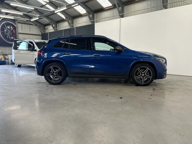 MERCEDES-BENZ GLA 180 AMG Line  