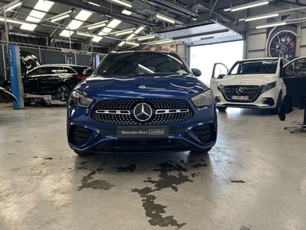 MERCEDES-BENZ GLA 180 AMG Line  