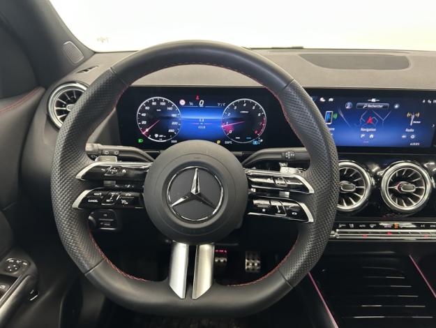 MERCEDES-BENZ GLA 180 AMG Line  