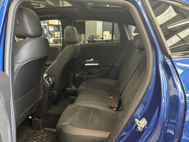 MERCEDES-BENZ GLA 180 AMG Line  