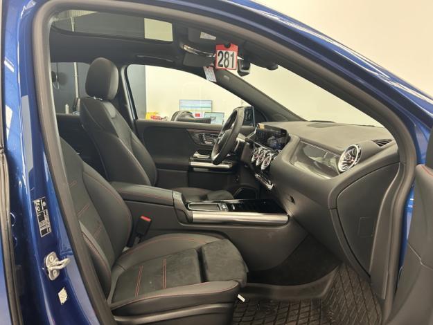 MERCEDES-BENZ GLA 180 AMG Line  