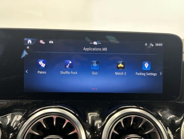 MERCEDES-BENZ GLA 180 AMG Line  