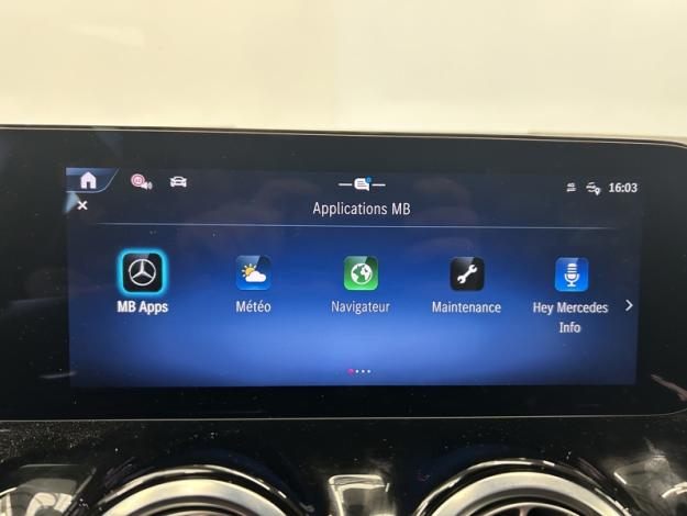 MERCEDES-BENZ GLA 180 AMG Line  