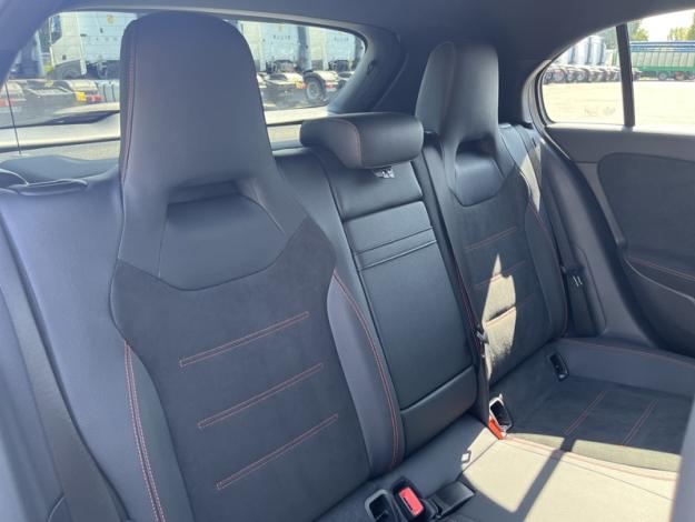 MERCEDES-BENZ Classe A 180 AMG Line  