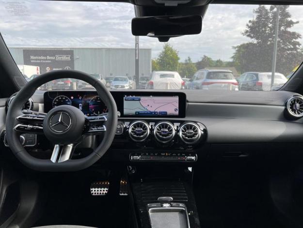 MERCEDES-BENZ CLA 180 d Shooting Brake AMG Line - SAGA Huy (+32 85 23 69 00) 