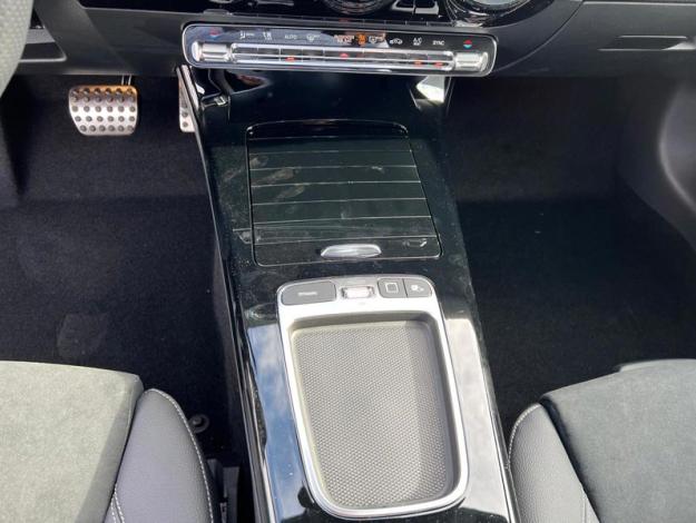 MERCEDES-BENZ CLA 180 d Shooting Brake AMG Line - SAGA Huy (+32 85 23 69 00) 