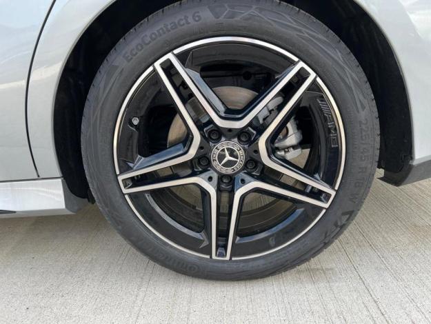 MERCEDES-BENZ CLA 180 d Shooting Brake AMG Line - SAGA Huy (+32 85 23 69 00) 