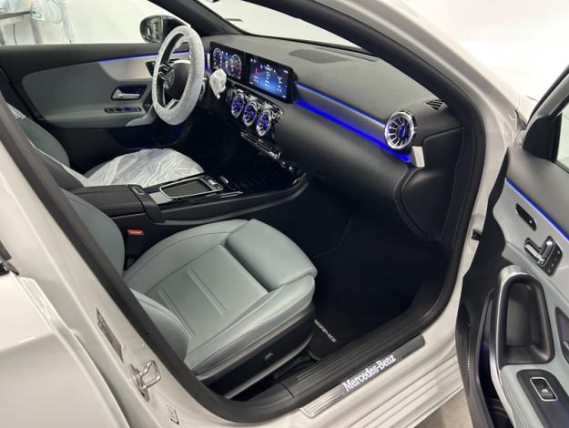 MERCEDES-BENZ A-Klasse A 180 AMG Line