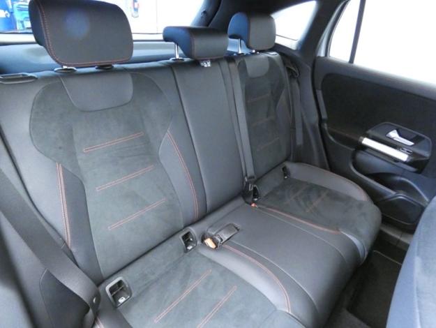 MERCEDES-BENZ GLA 200 d AMG Line  