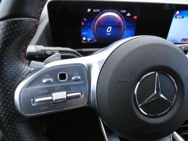 MERCEDES-BENZ GLA 200 d AMG Line  