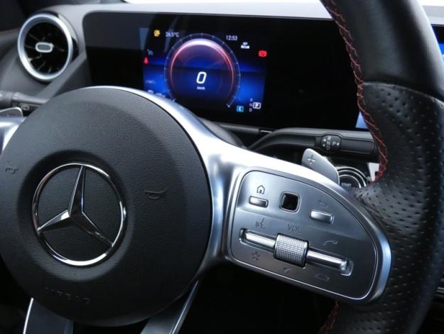 MERCEDES-BENZ GLA 200 d AMG Line  