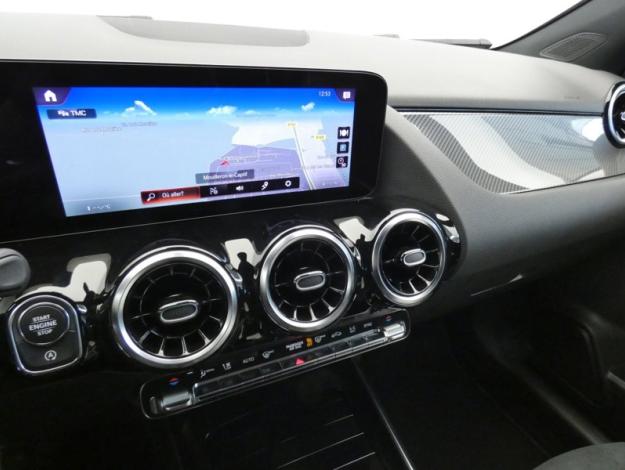 MERCEDES-BENZ GLA 200 d AMG Line  