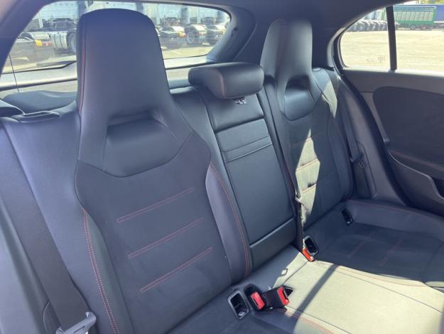 MERCEDES-BENZ Classe A 180 AMG Line  