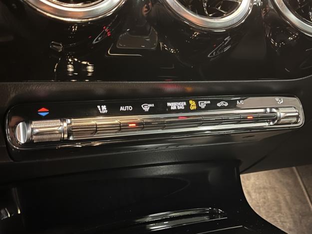 MERCEDES-BENZ Classe A 180 d Berline AMG Line  
