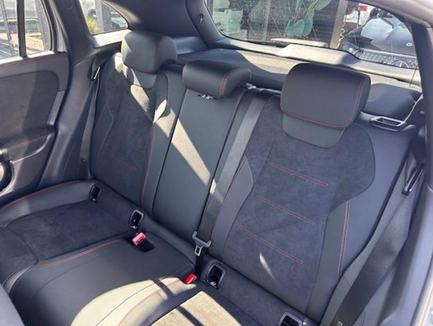 MERCEDES-BENZ GLA 180 Star Edition - SAGA Huy (+32 85 23 69 00) 