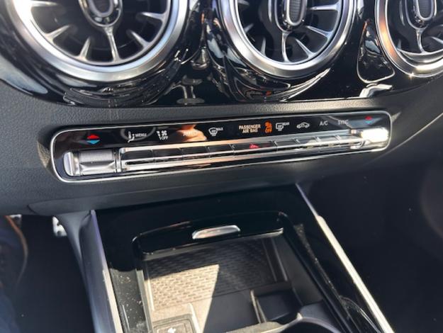 MERCEDES-BENZ GLA 180 Star Edition - SAGA Huy (+32 85 23 69 00) 
