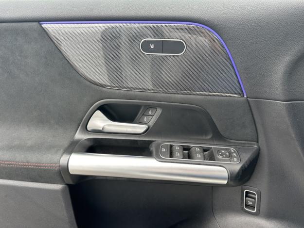 MERCEDES-BENZ GLA 180 d AMG Line  