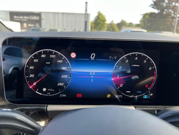 MERCEDES-BENZ GLA 180 Star Edition - SAGA Huy (+32 85 23 69 00) 
