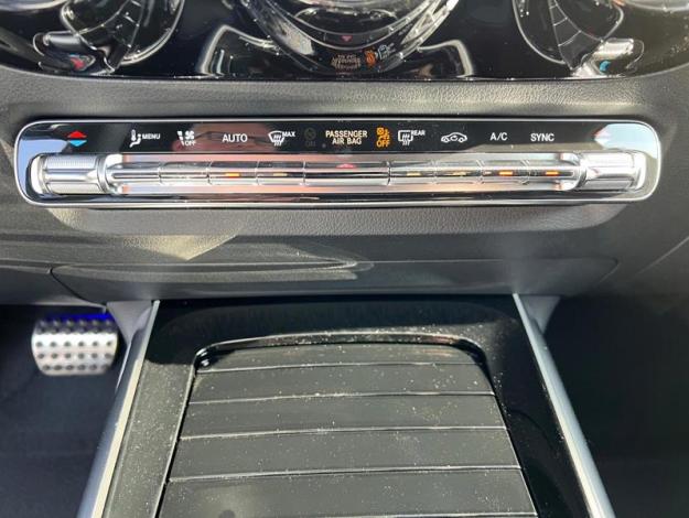 MERCEDES-BENZ GLA 180 Star Edition - SAGA Huy (+32 85 23 69 00) 