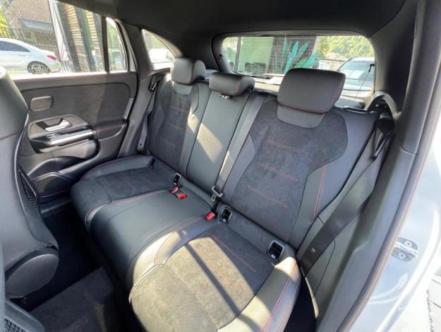 MERCEDES-BENZ GLA 180 Star Edition - SAGA Huy (+32 85 23 69 00) 