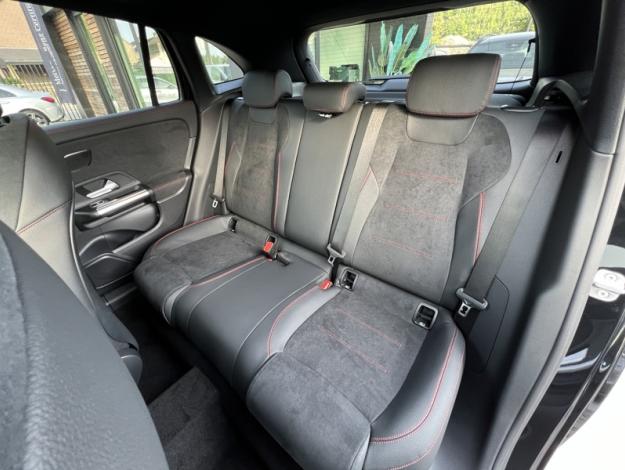 MERCEDES-BENZ GLA 180 d AMG Line - SAGA Huy (+32 85 23 69 00) 
