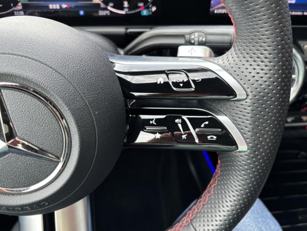MERCEDES-BENZ GLA 200 d AMG Line  