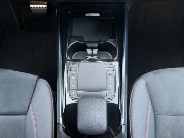 MERCEDES-BENZ GLA 200 d AMG Line  GLA 200 d AMG Line