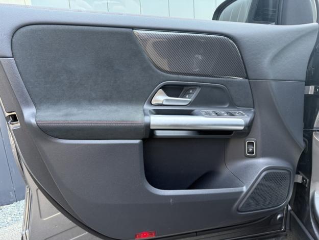 MERCEDES-BENZ GLA 200 d AMG Line  GLA 200 d AMG Line
