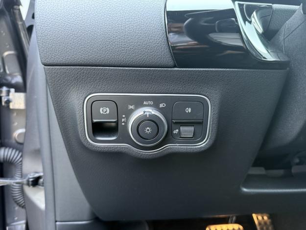 MERCEDES-BENZ GLA 200 d AMG Line  GLA 200 d AMG Line