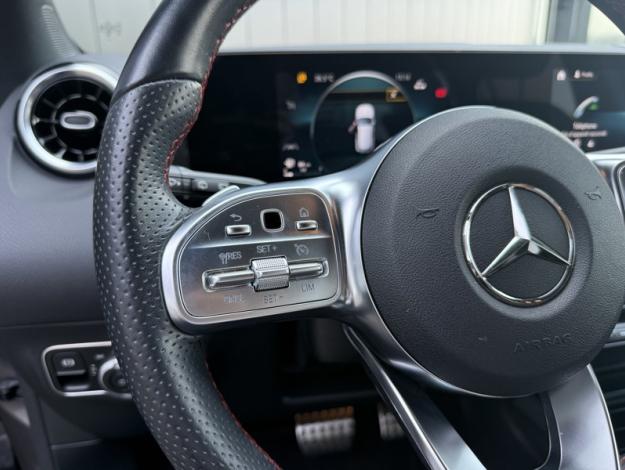 MERCEDES-BENZ GLA 200 d AMG Line  GLA 200 d AMG Line