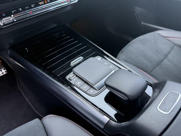 MERCEDES-BENZ GLA 200 d AMG Line  GLA 200 d AMG Line