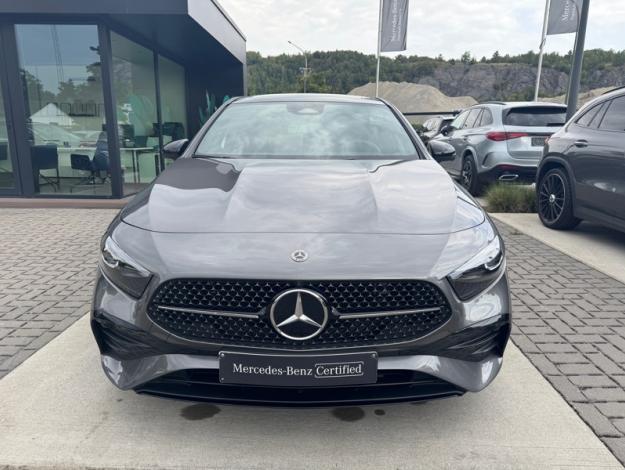 MERCEDES-BENZ A 200 Berline - Toit ouvrant - Burmester - Affichage tête haute AMG Line 